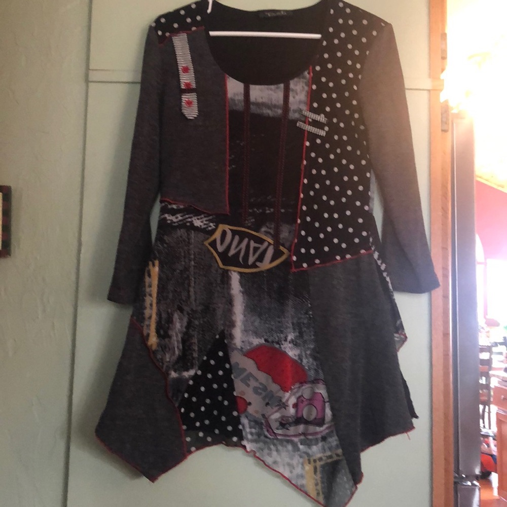 Top with scalloped edges